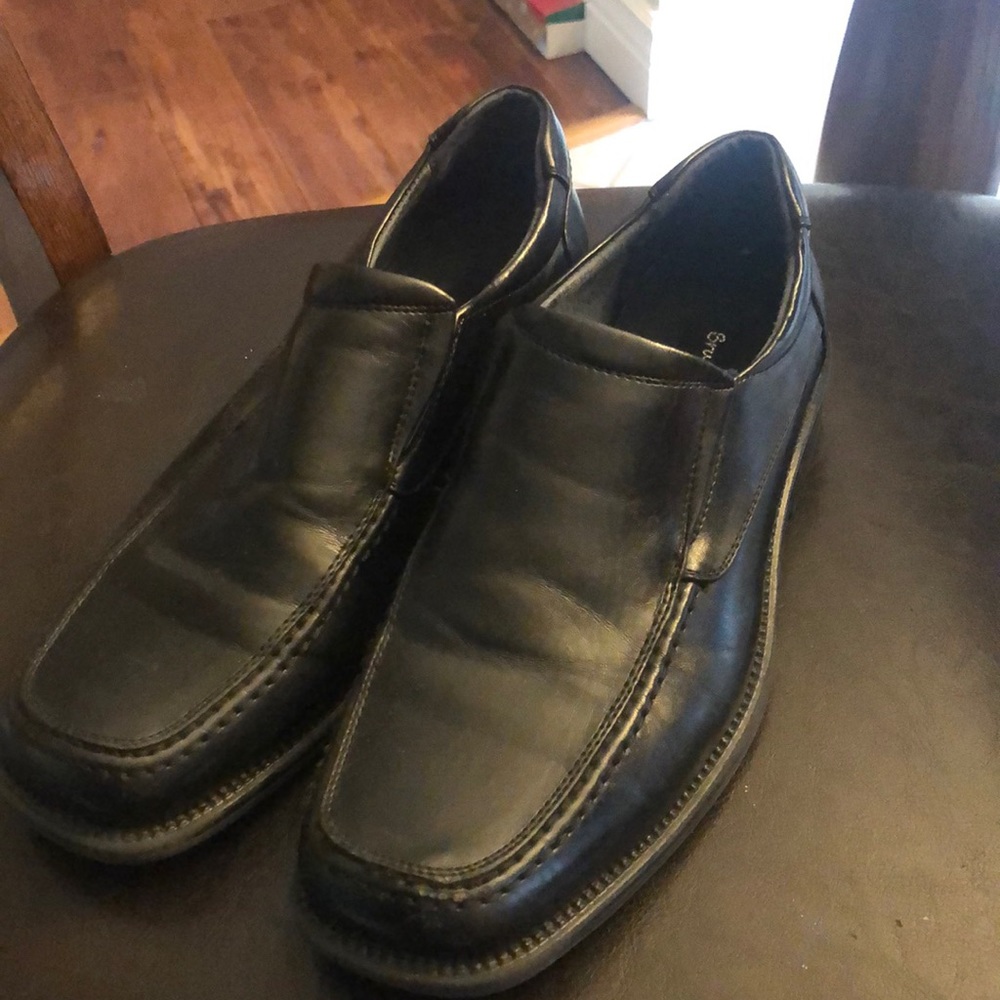 Men/teen boy slip on dress black shoes size 7.5